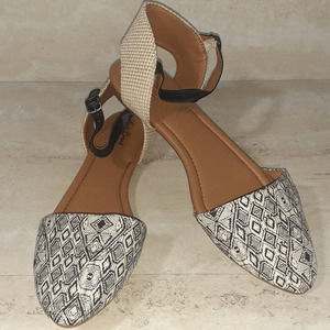 NWOB Ladies Lucky Brand  ABBEE D'Orsay Flats sz10